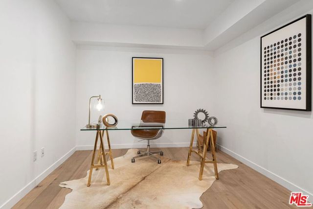 440 N Oakhurst Drive 301, Beverly Hills, CA 90210