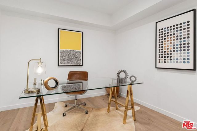 440 N Oakhurst Drive 301, Beverly Hills, CA 90210
