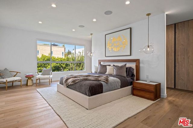 440 N Oakhurst Drive 301, Beverly Hills, CA 90210