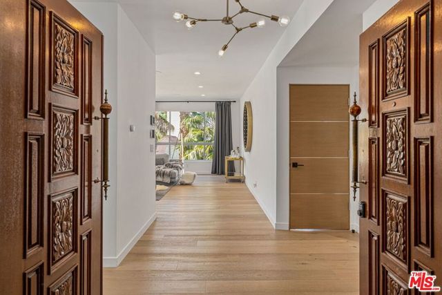 440 N Oakhurst Drive 301, Beverly Hills, CA 90210