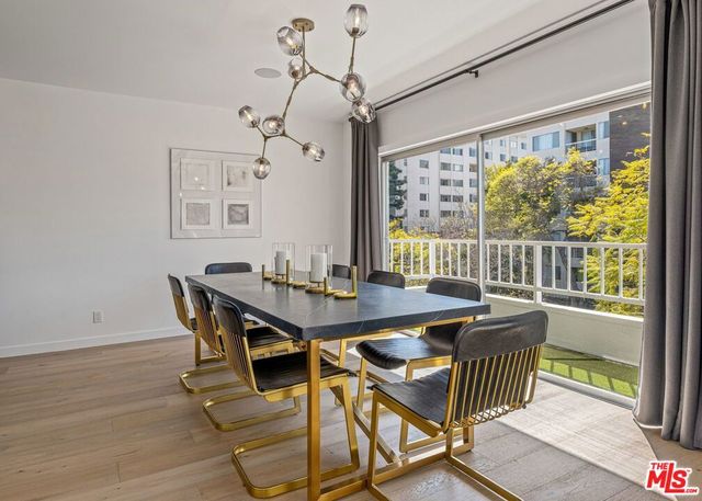 440 N Oakhurst Drive 301, Beverly Hills, CA 90210