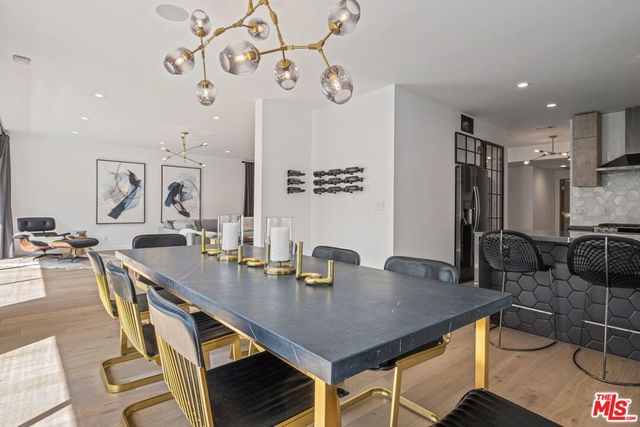 440 N Oakhurst Drive 301, Beverly Hills, CA 90210