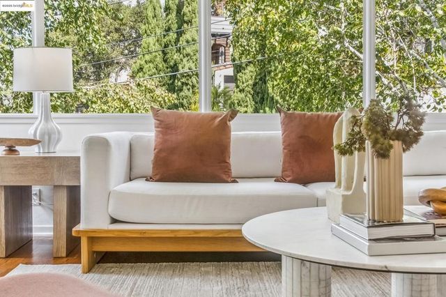 300 Pacific Avenue, Piedmont, CA 94611