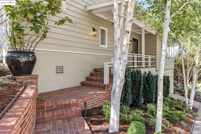 300 Pacific Avenue, Piedmont, CA 94611