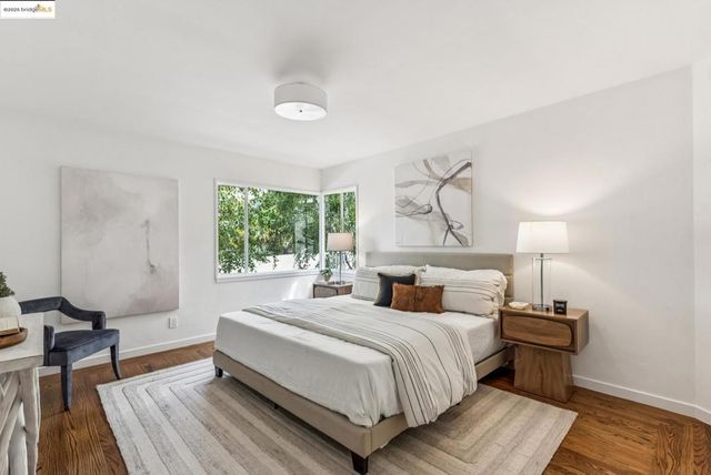 300 Pacific Avenue, Piedmont, CA 94611