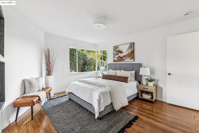 300 Pacific Avenue, Piedmont, CA 94611