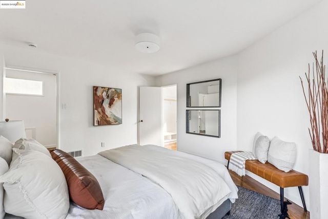 300 Pacific Avenue, Piedmont, CA 94611