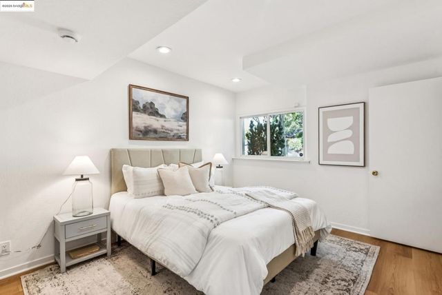 300 Pacific Avenue, Piedmont, CA 94611