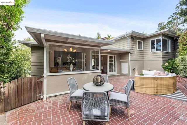 300 Pacific Avenue, Piedmont, CA 94611