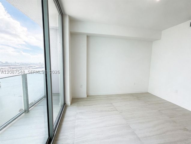 77 SE 5th St 4003, Miami, FL 33131