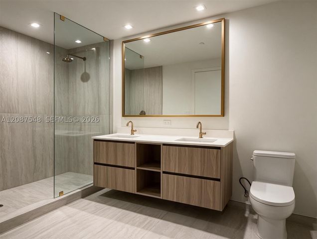 77 SE 5th St 4003, Miami, FL 33131