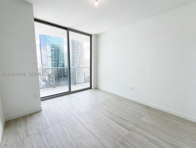77 SE 5th St 4003, Miami, FL 33131