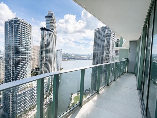77 SE 5th St 4003, Miami, FL 33131
