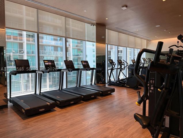 77 SE 5th St 4003, Miami, FL 33131