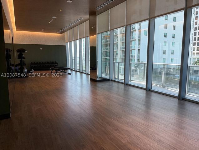 77 SE 5th St 4003, Miami, FL 33131