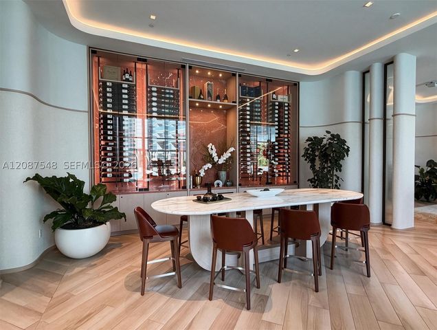 77 SE 5th St 4003, Miami, FL 33131