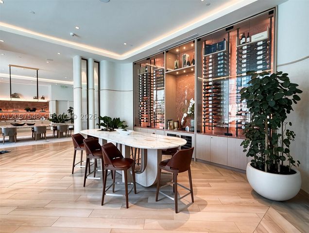 77 SE 5th St 4003, Miami, FL 33131