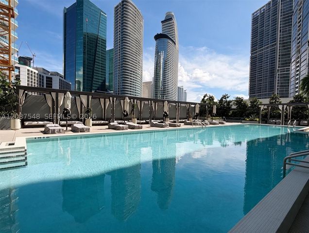 77 SE 5th St 4003, Miami, FL 33131