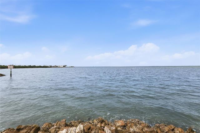 4851 W GANDY BOULEVARD B7L17, Tampa, FL 33611