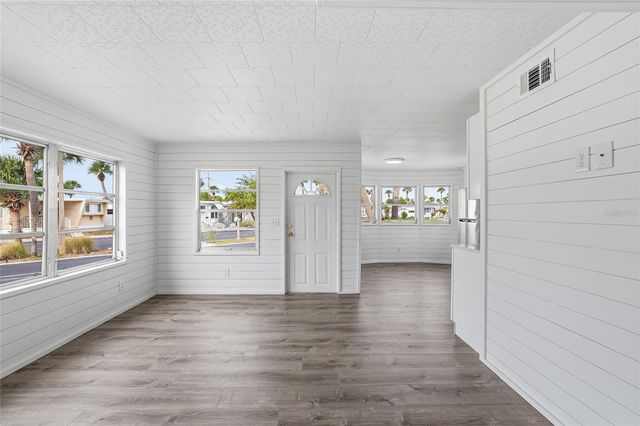 4851 W GANDY BOULEVARD B7L17, Tampa, FL 33611