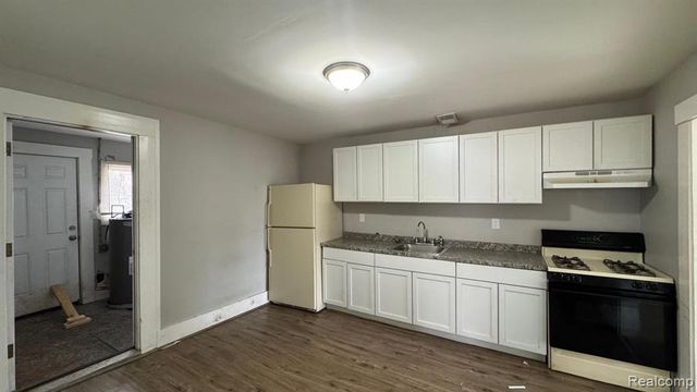253 Beechwood Street, River Rouge, MI 48218