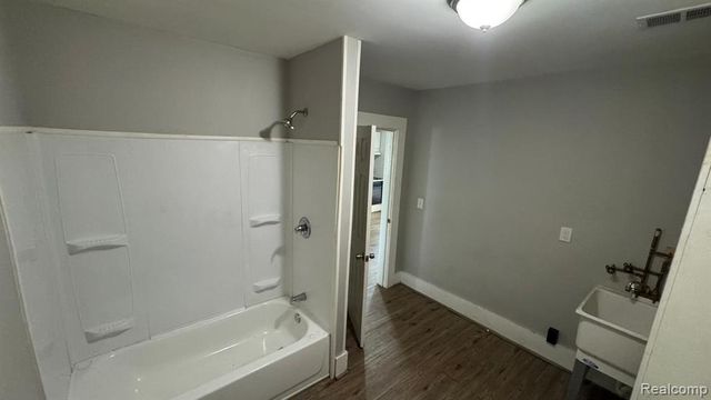 253 Beechwood Street, River Rouge, MI 48218