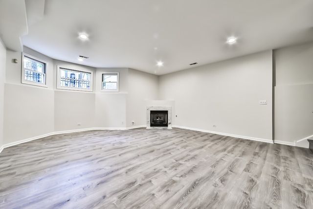3230 N Seminary Avenue 1, Chicago, IL 60657