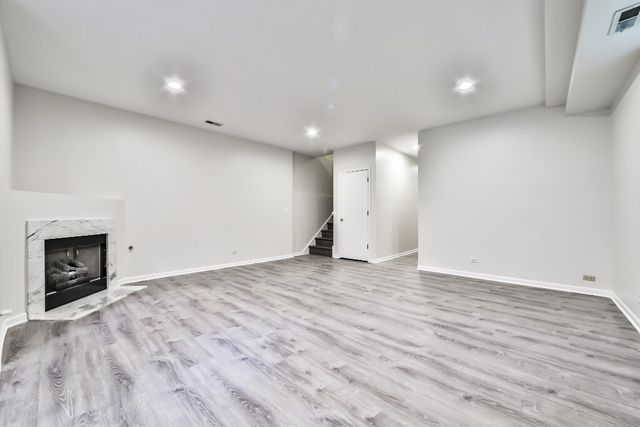 3230 N Seminary Avenue 1, Chicago, IL 60657