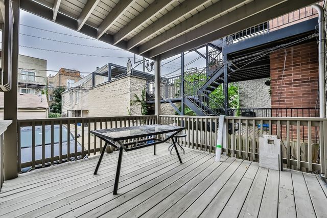 3230 N Seminary Avenue 1, Chicago, IL 60657