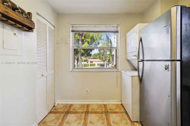 1250 SW 113th Ter 203, Pembroke Pines, FL 33025