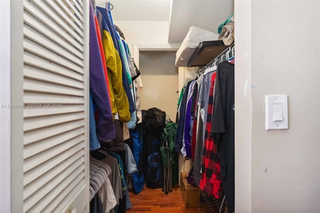 1250 SW 113th Ter 203, Pembroke Pines, FL 33025