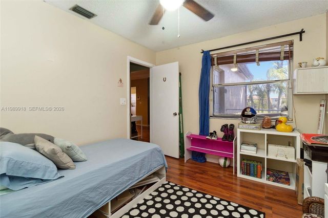 1250 SW 113th Ter 203, Pembroke Pines, FL 33025