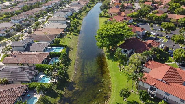 1250 SW 113th Ter 203, Pembroke Pines, FL 33025