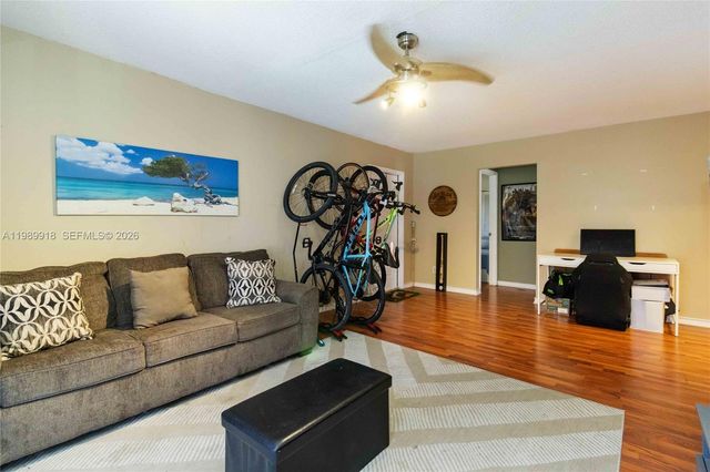 1250 SW 113th Ter 203, Pembroke Pines, FL 33025