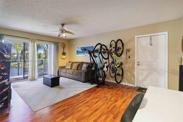 1250 SW 113th Ter 203, Pembroke Pines, FL 33025