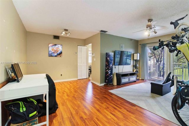 1250 SW 113th Ter 203, Pembroke Pines, FL 33025