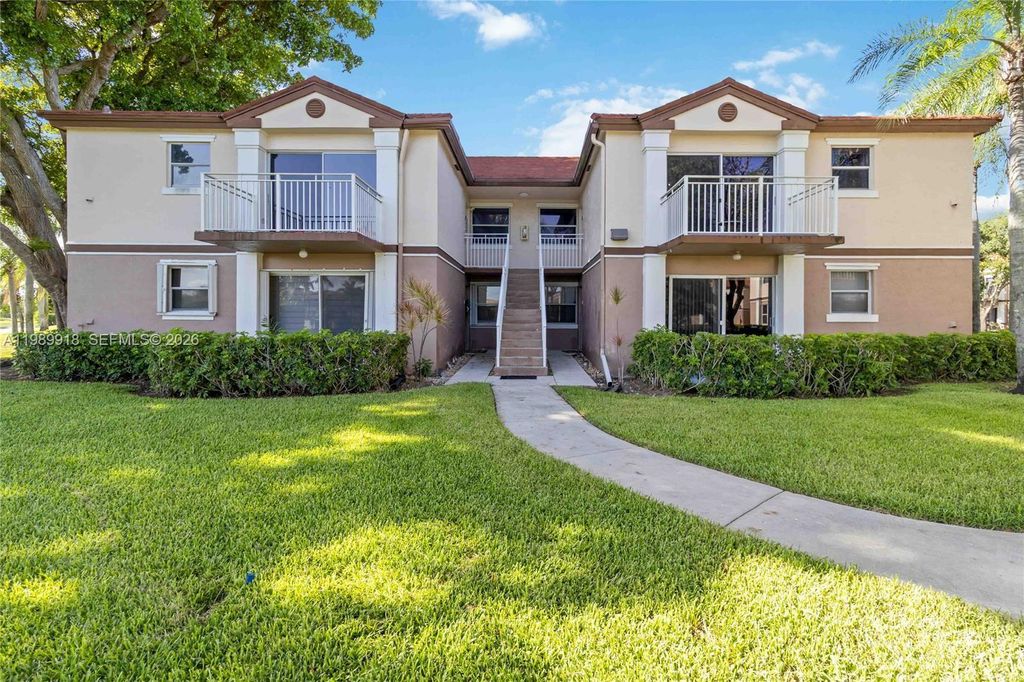 1250 SW 113th Ter 203, Pembroke Pines, FL 33025