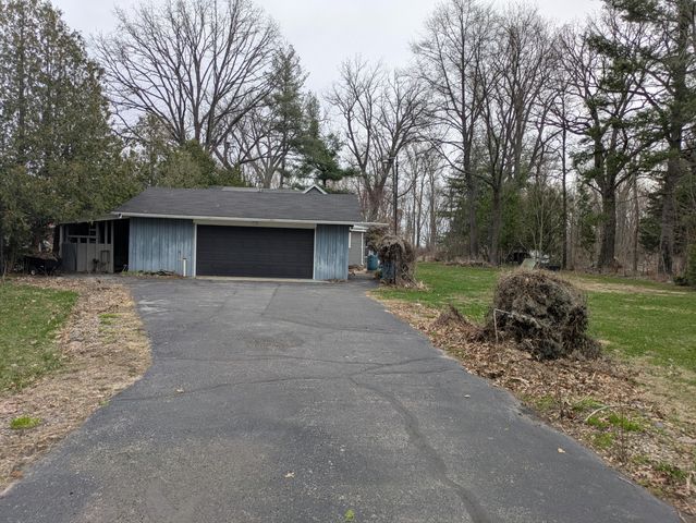 3900 E 1425 N, Wheatfield, IN 46392