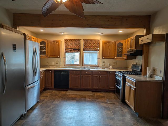 3900 E 1425 N, Wheatfield, IN 46392