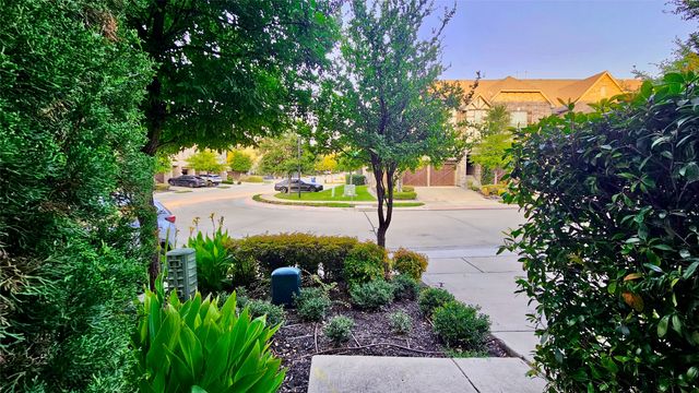 2656 Nottingham Drive, Lewisville, TX 75067