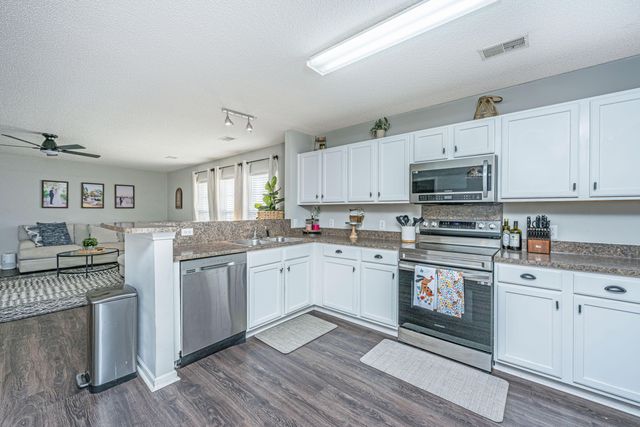 220 Wildberry Lane, Goose Creek, SC 29445