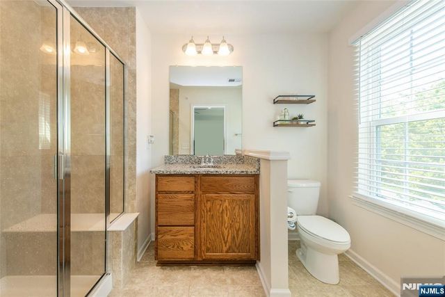 9 Landmark Lane 1003, Fair Lawn, NJ 07410