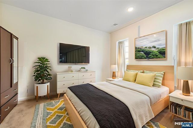 9 Landmark Lane 1003, Fair Lawn, NJ 07410