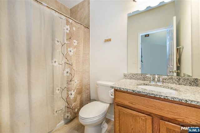 9 Landmark Lane 1003, Fair Lawn, NJ 07410