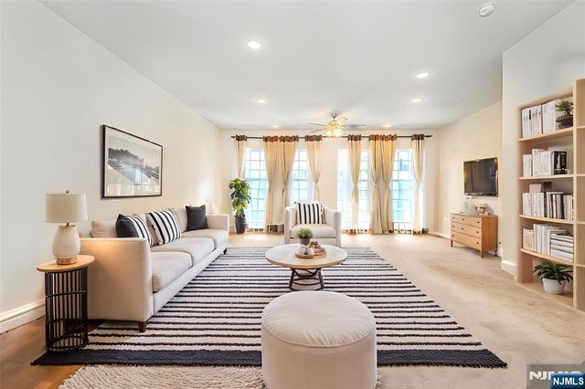 9 Landmark Lane 1003, Fair Lawn, NJ 07410