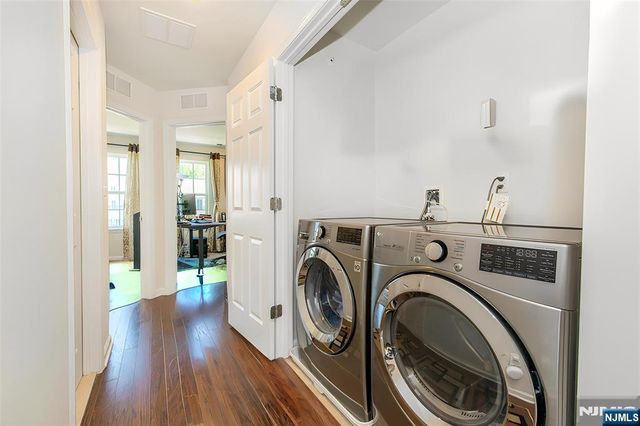 9 Landmark Lane 1003, Fair Lawn, NJ 07410