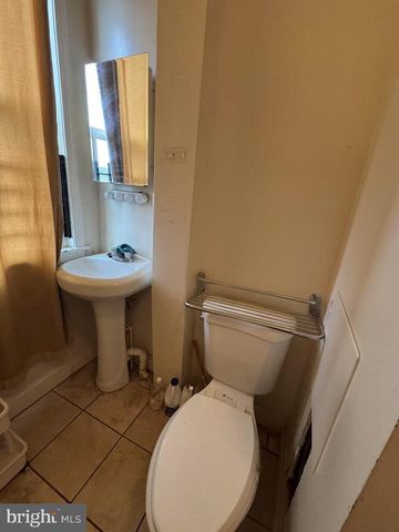 811 N MILTON AVE, Baltimore, MD 21205