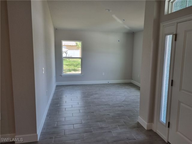 4013 NW 37th AVE, Cape Coral, FL 33993