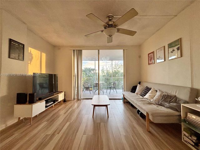 3660 NE 166th St 415, North Miami Beach, FL 33160