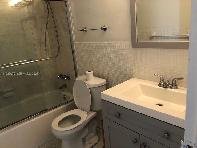 3660 NE 166th St 415, North Miami Beach, FL 33160